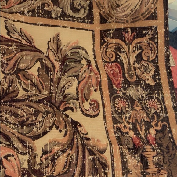 Vintage Tapestry with Heraldic Design 7 feet 70’ x 4 feet 70’ - Picture 7 of 11